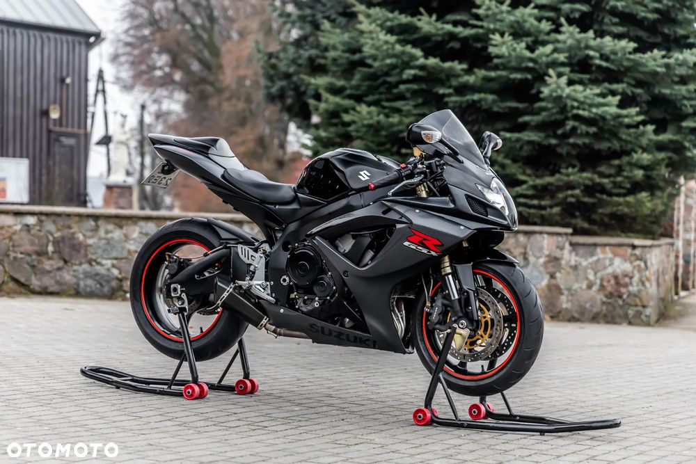 Suzuki GSX-R - 1