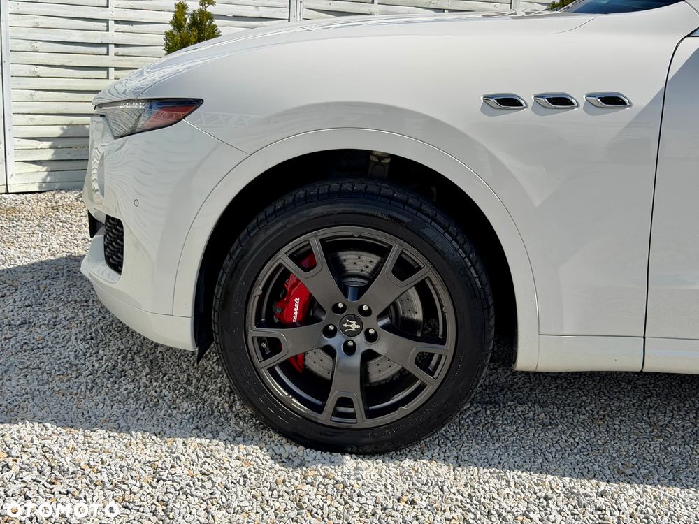 Maserati Levante S Q4 - 25