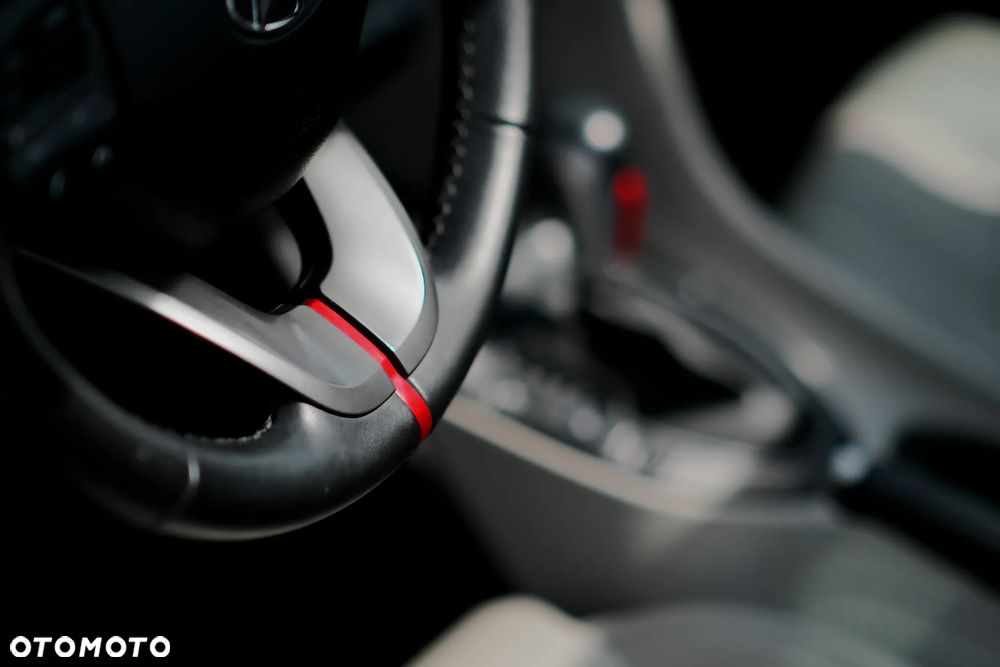 Hyundai Veloster - 29