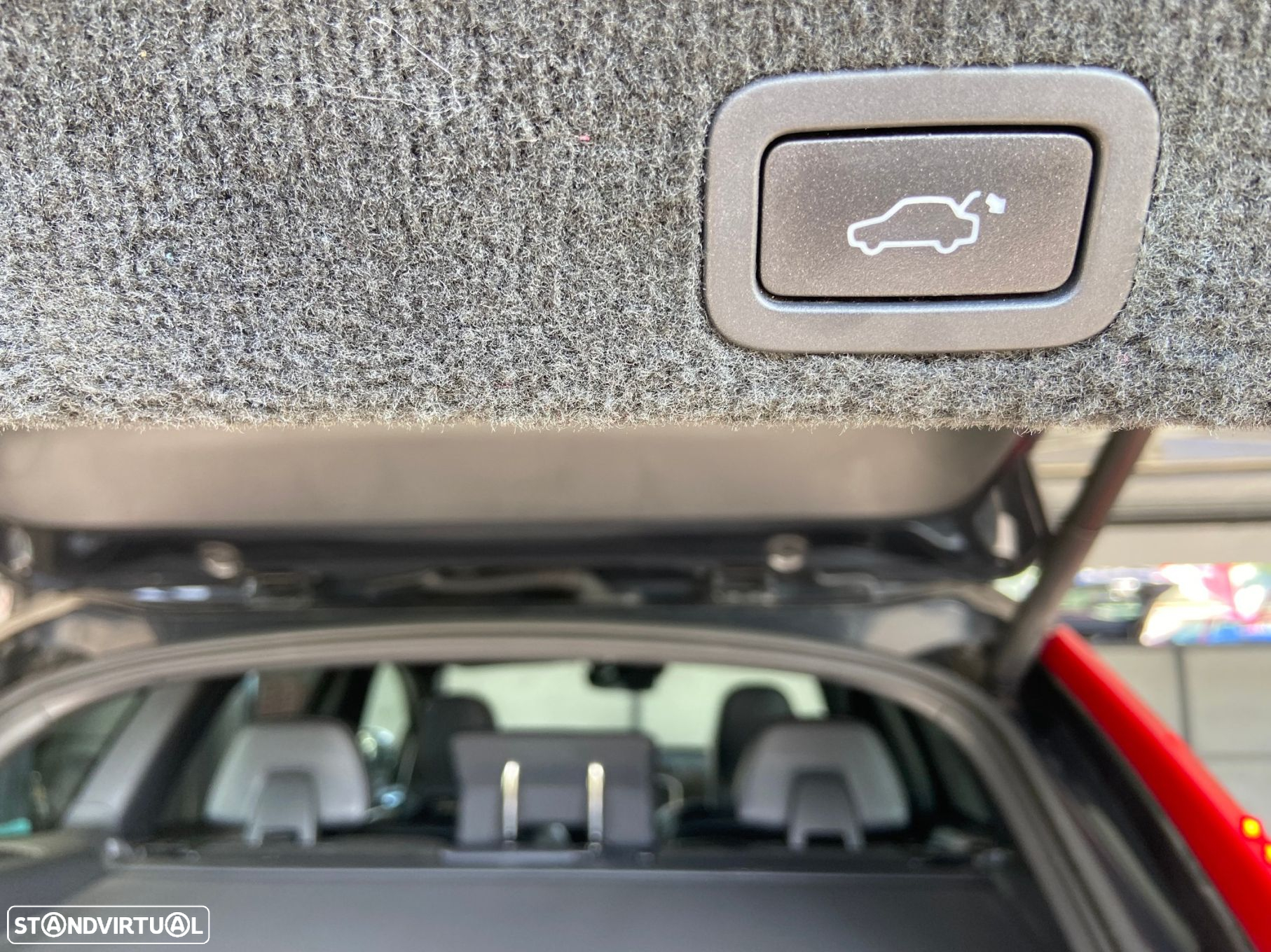 Volvo XC 60 2.0 D4 R-Design Momentum Geartronic - 36