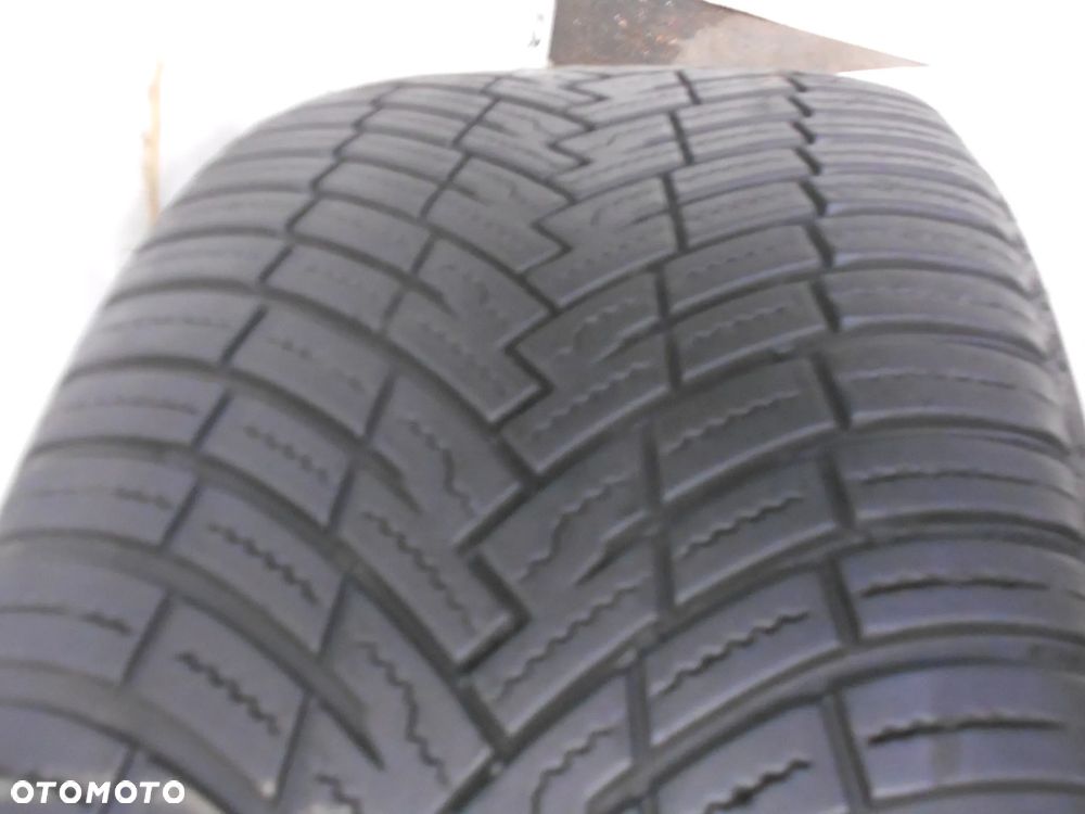 OPONA POJEDYNKA 235/45R20 PIRELL SCORPION  ALL SEASON SF2 VOL DOT 4921 7MM - 2