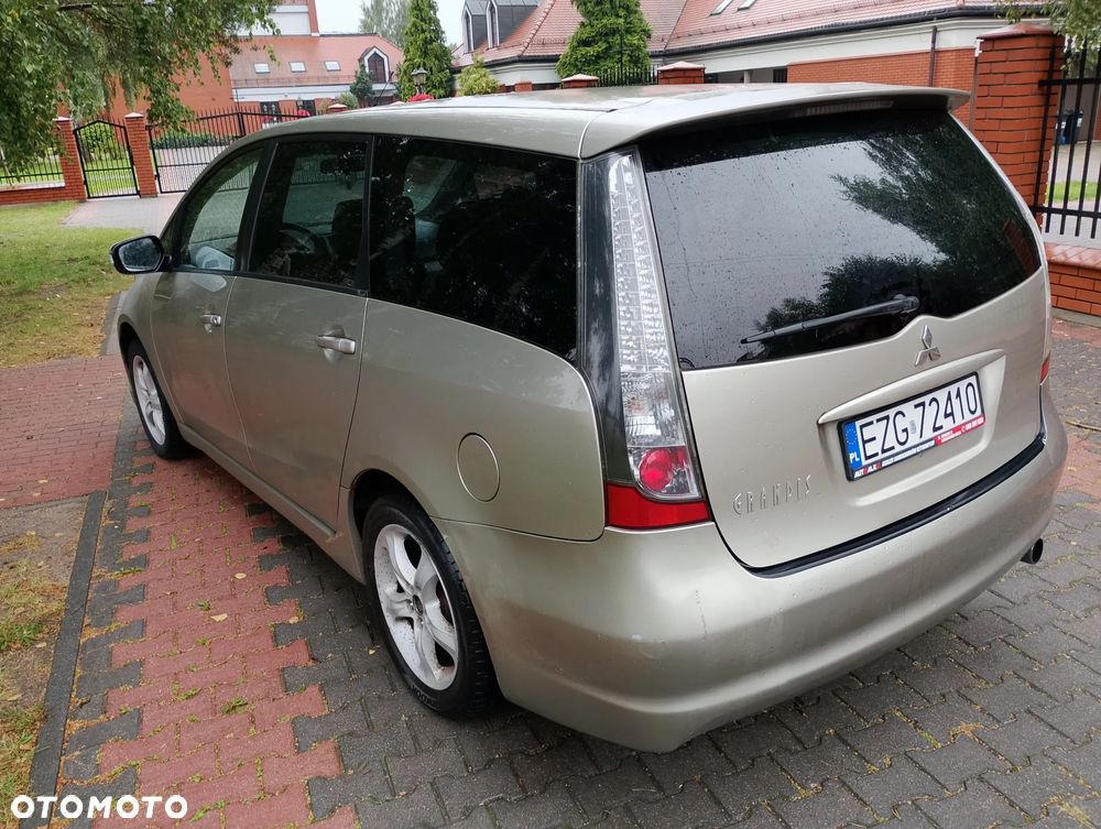 Mitsubishi Grandis 2.0 DI-D 7-Sitzer Intense - 7