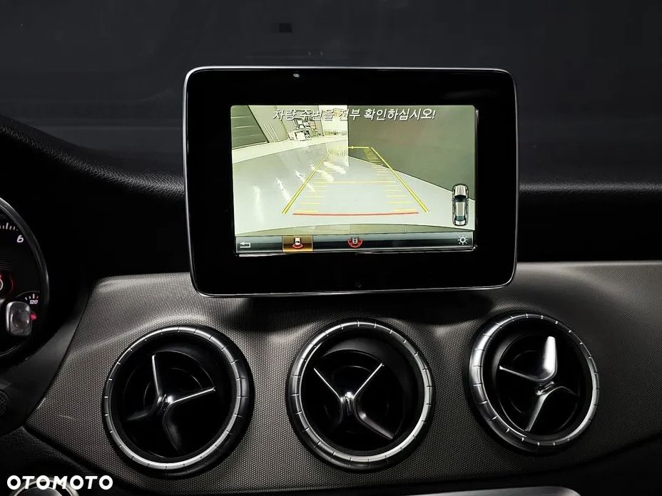 Mercedes-Benz CLA 220 4Matic 7G-DCT AMG Line - 16
