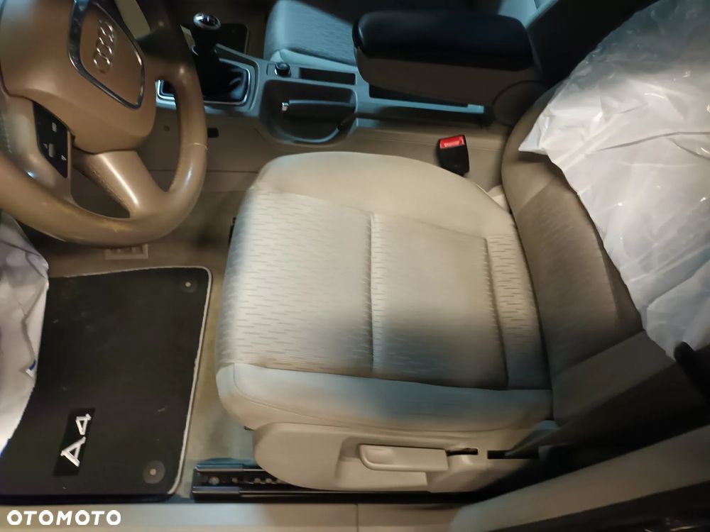 Audi A4 Limousine - 10