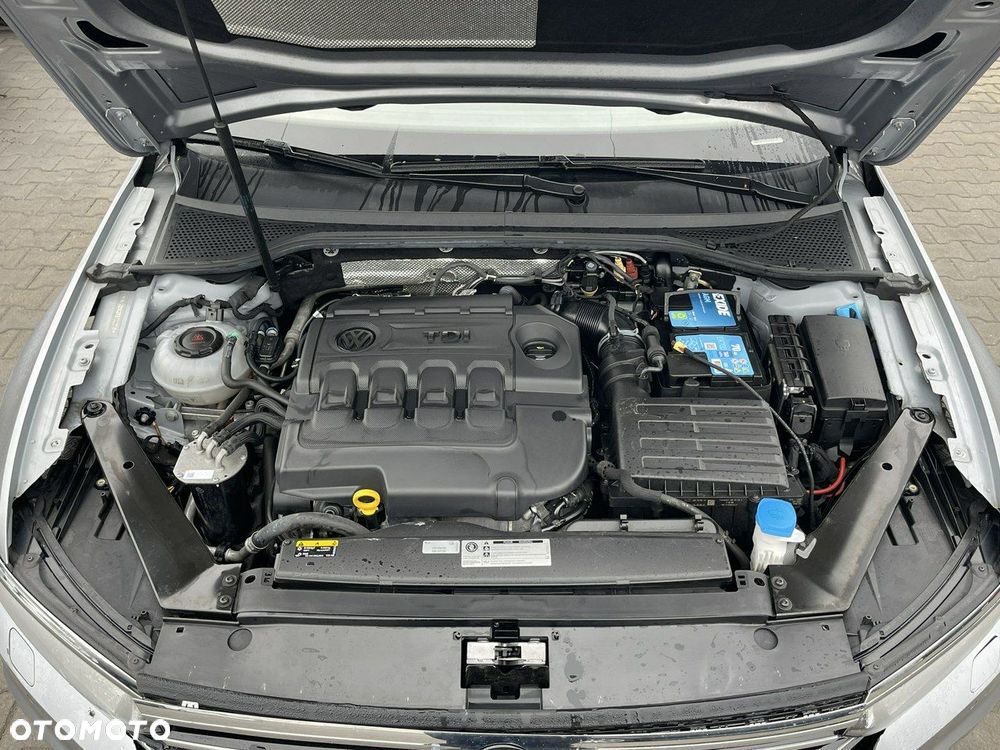 Volkswagen Passat Alltrack 2.0 TDI SCR DSG 4Motion - 17