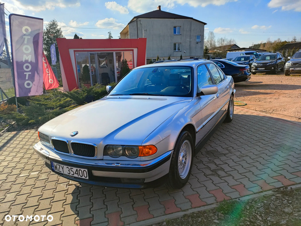 BMW Seria 7 728i L