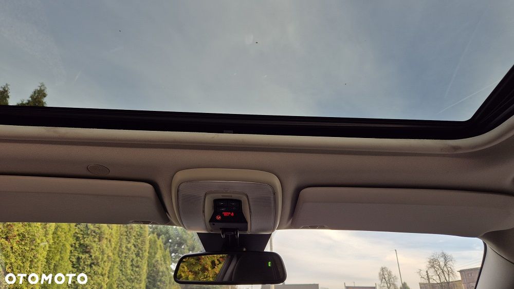 Volvo C30 D4 R-Design - 9