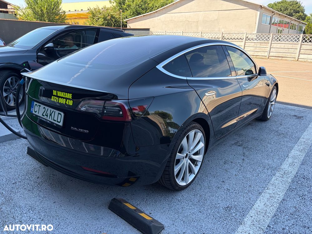 Tesla Model 3 - 2