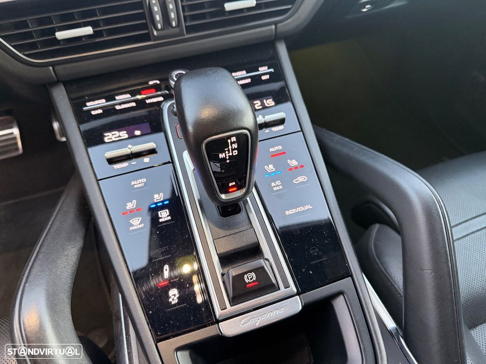 Porsche Cayenne Coupé Turbo S E-Hybrid - 25