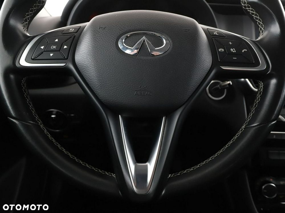 Infiniti Q30 - 22