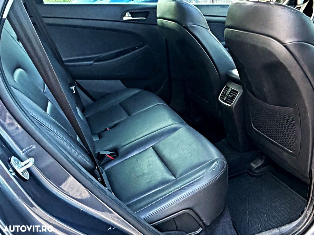 Hyundai Tucson 2.0 CRDI 4WD 6AT Style - 13