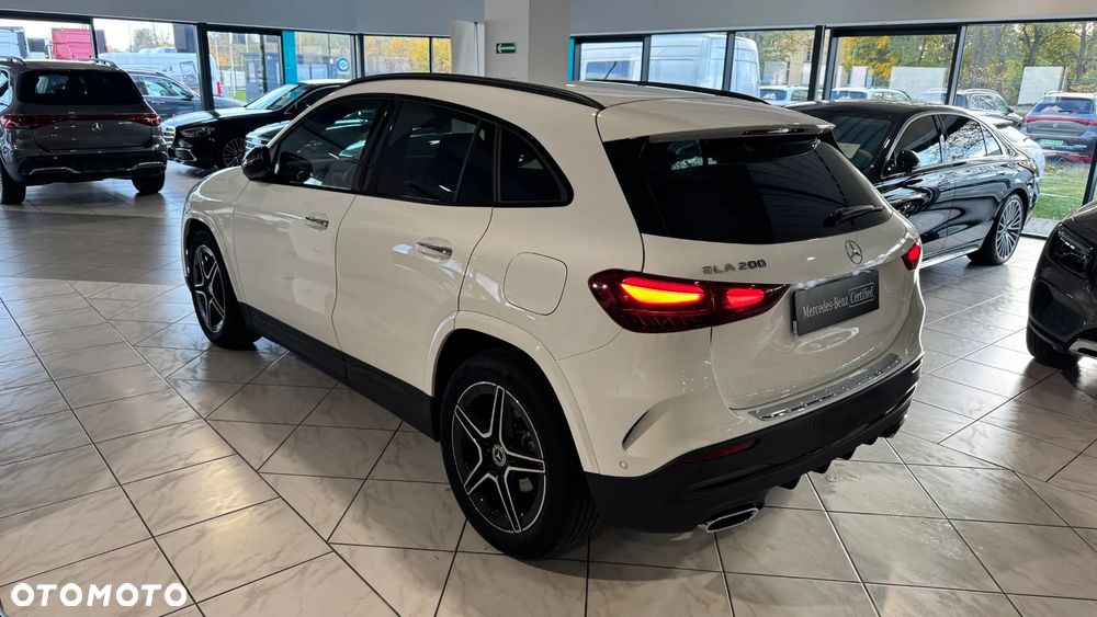 Mercedes-Benz GLA 200 AMG Line - 4