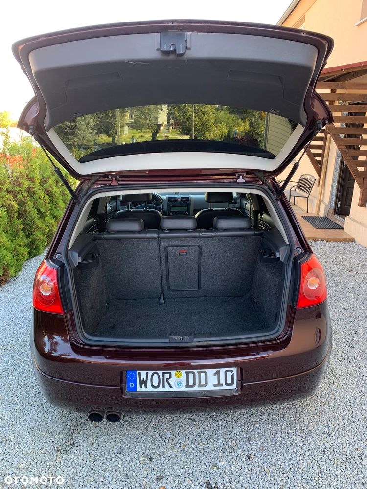 Volkswagen Golf 2.0 FSI Individual - 9
