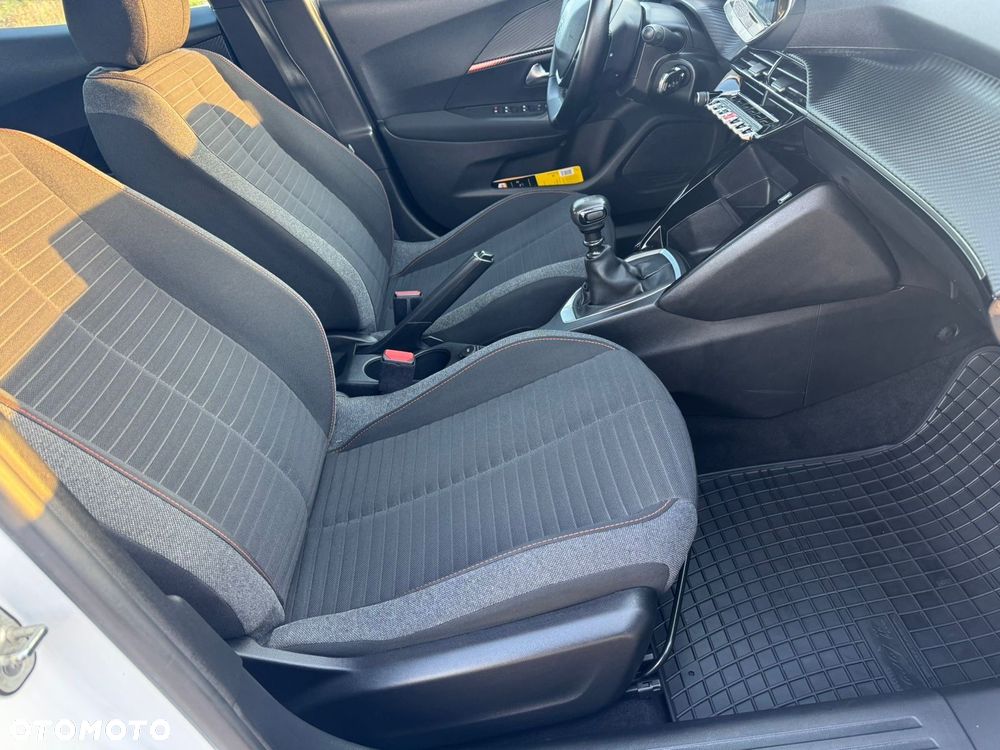 Peugeot 2008 1.5 BlueHDi Allure S&S - 23