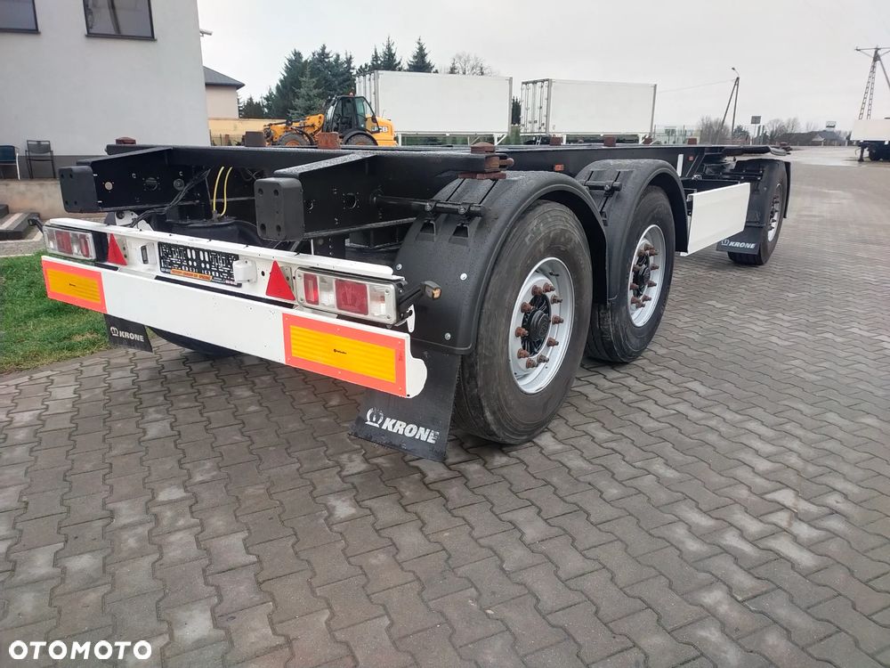 Krone Przyczep BDF 3 osie Gruba Solidna rama - 4