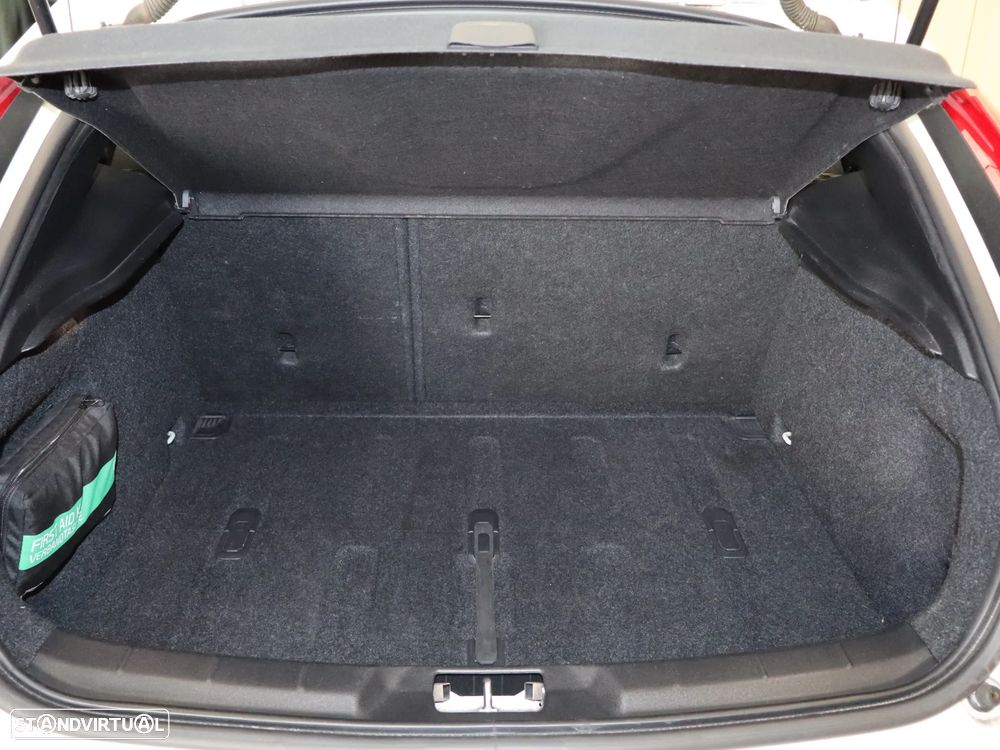 Volvo V40 D2 RDesign - 12