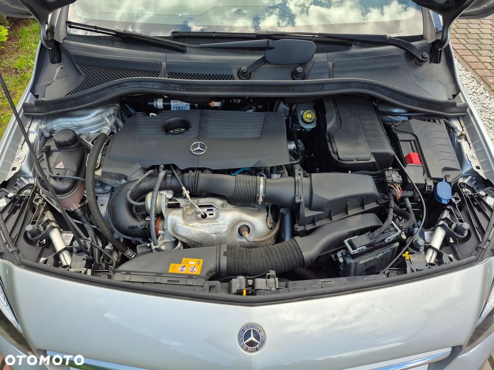 Mercedes-Benz Klasa B 180 7G-DCT UrbanStyle Edition - 13
