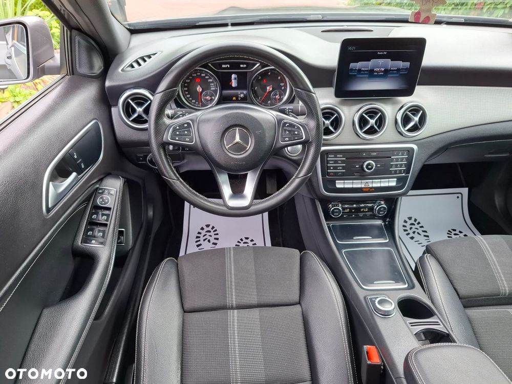 Mercedes-Benz GLA - 21