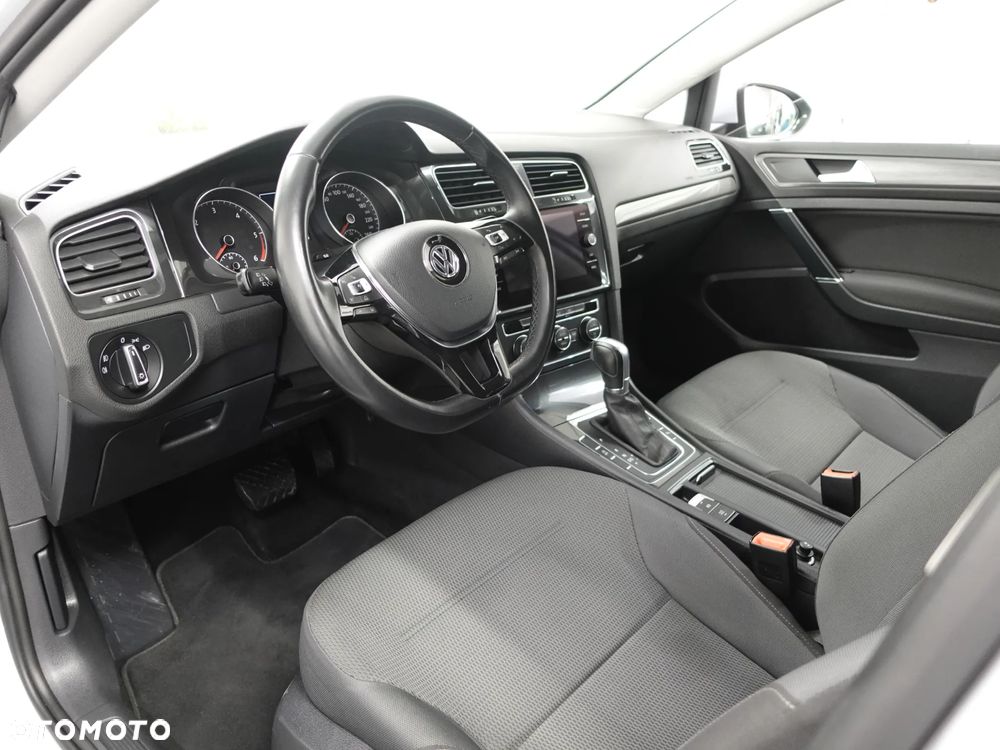 Volkswagen Golf 1.6 TDI SCR DSG Comfortline - 20