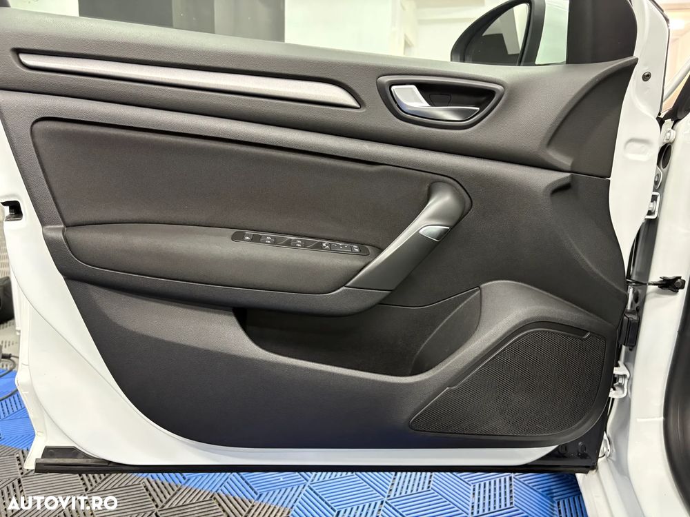Renault Megane BLUE dCi Intens - 24