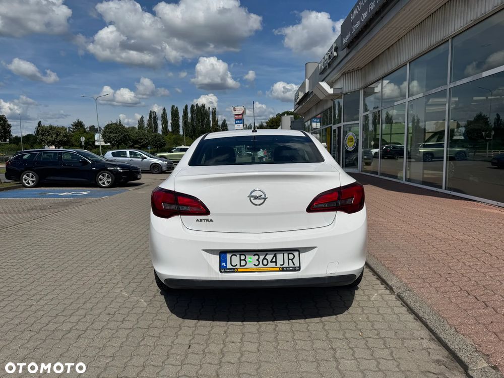 Opel Astra 1.6 Essentia - 6