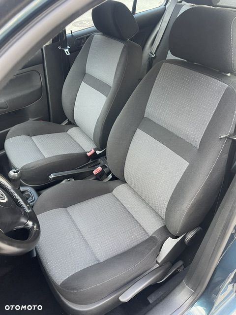 Volkswagen Golf - 27