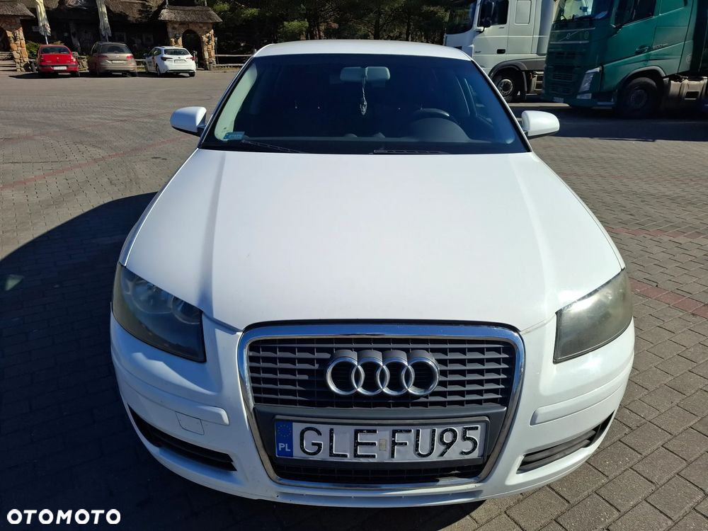 Audi A3 Sportback 2.0 TDI Ambiente - 2