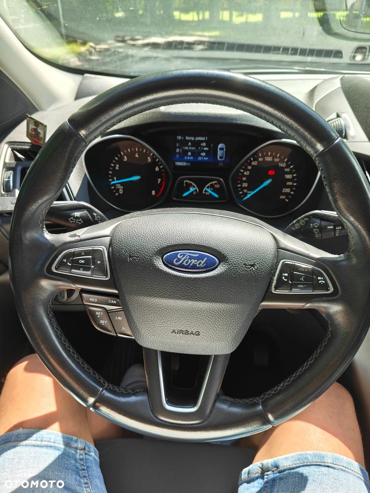 Ford Kuga - 12