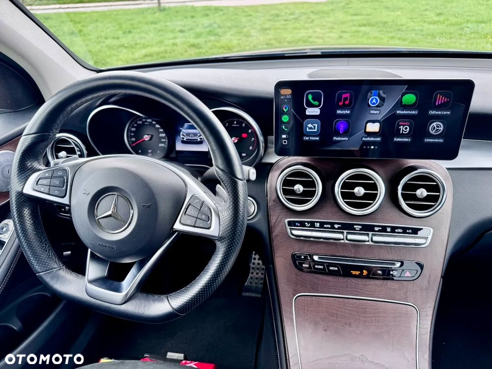 Mercedes-Benz GLC 250 4Matic 9G-TRONIC AMG Line - 29