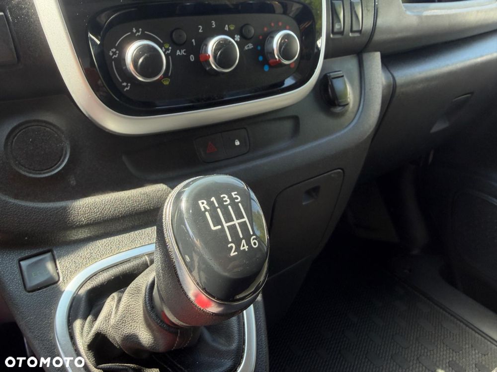 Renault Trafic / 2.0D / 120KM / LED / Najbogatsza wersja / 90000 KM / FV23% - 14