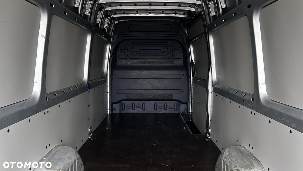 Mercedes-Benz Sprinter - 21