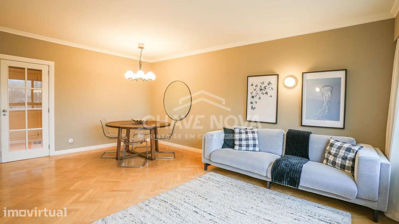 T2 Renovado e Mobilado c/ Lugar de Garagem nos Jardins da Arrábida - Grande imagem: 4/26