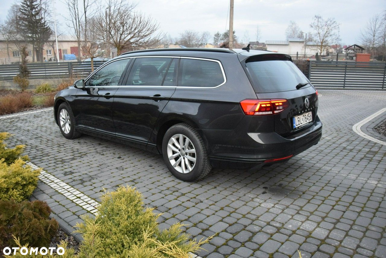 Volkswagen Passat - 9