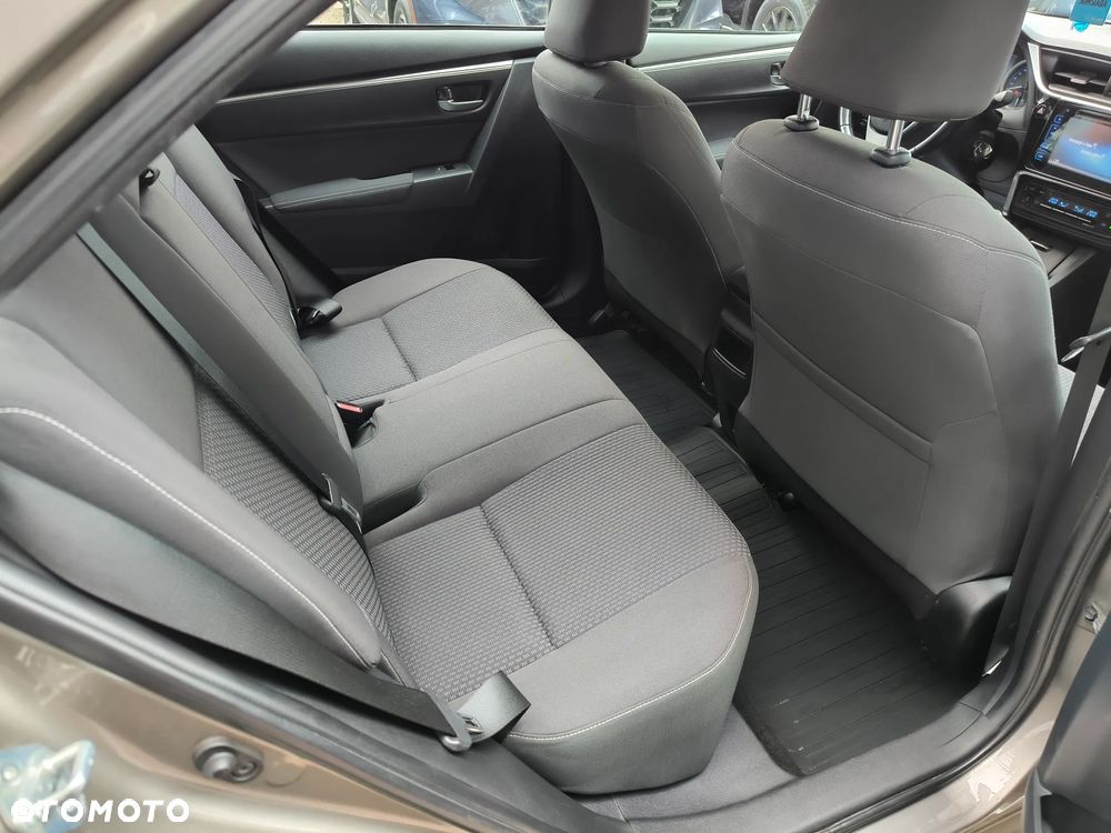 Toyota Corolla 1.6 Comfort - 9