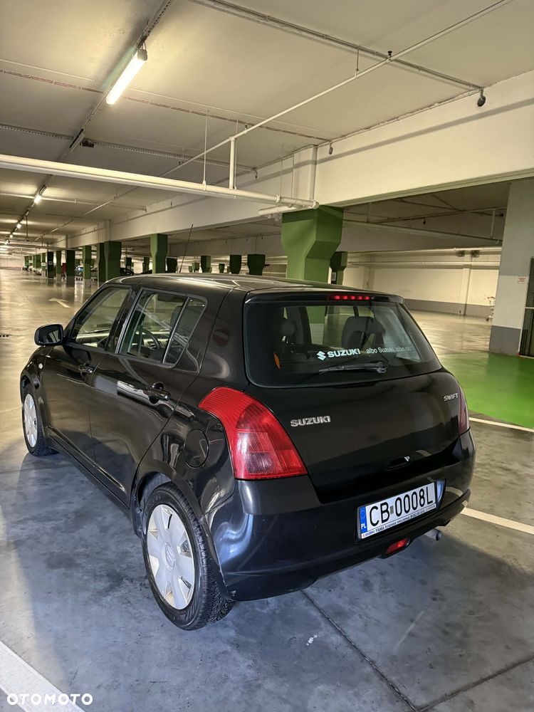 Suzuki Swift - 4