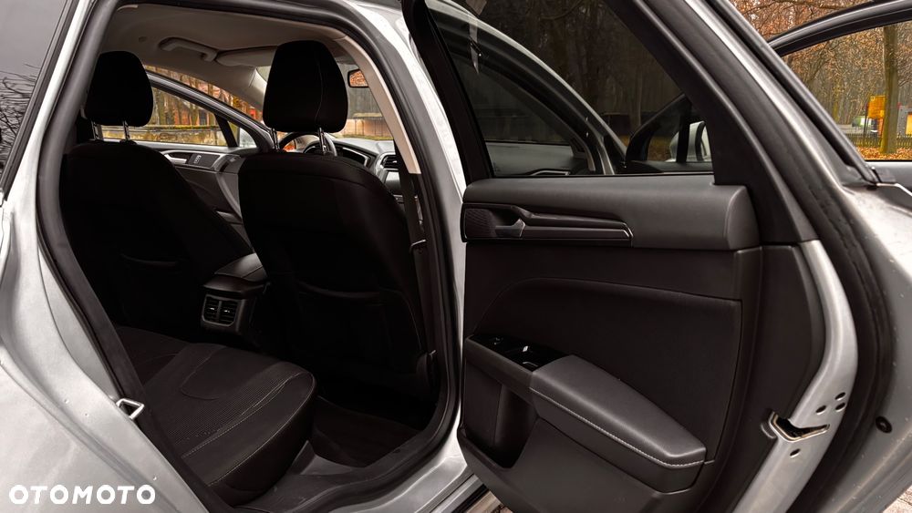 Ford Mondeo 2.0 EcoBlue Titanium - 24