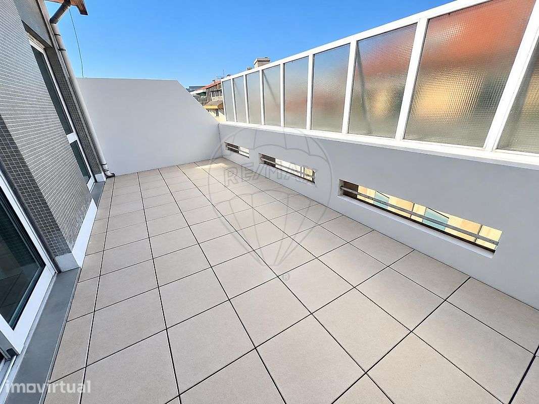 Apartamento T2 para arrendamento - Grande imagem: 2/11