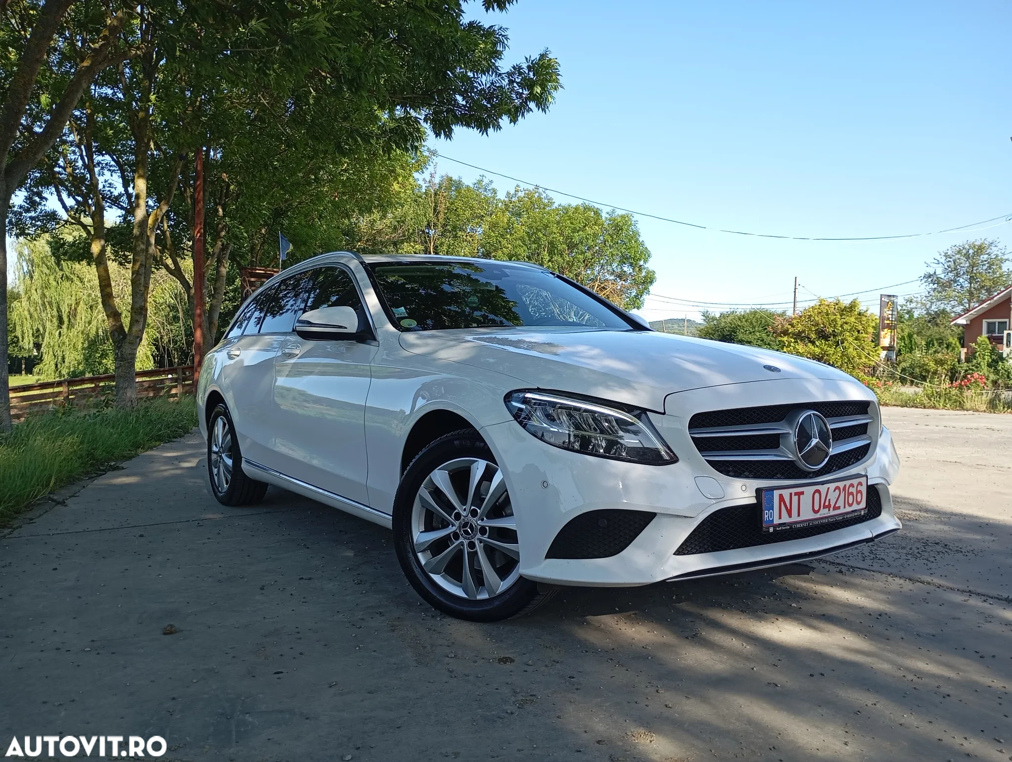Mercedes-Benz C 220 d 4Matic T 9G-TRONIC Exclusive - 2