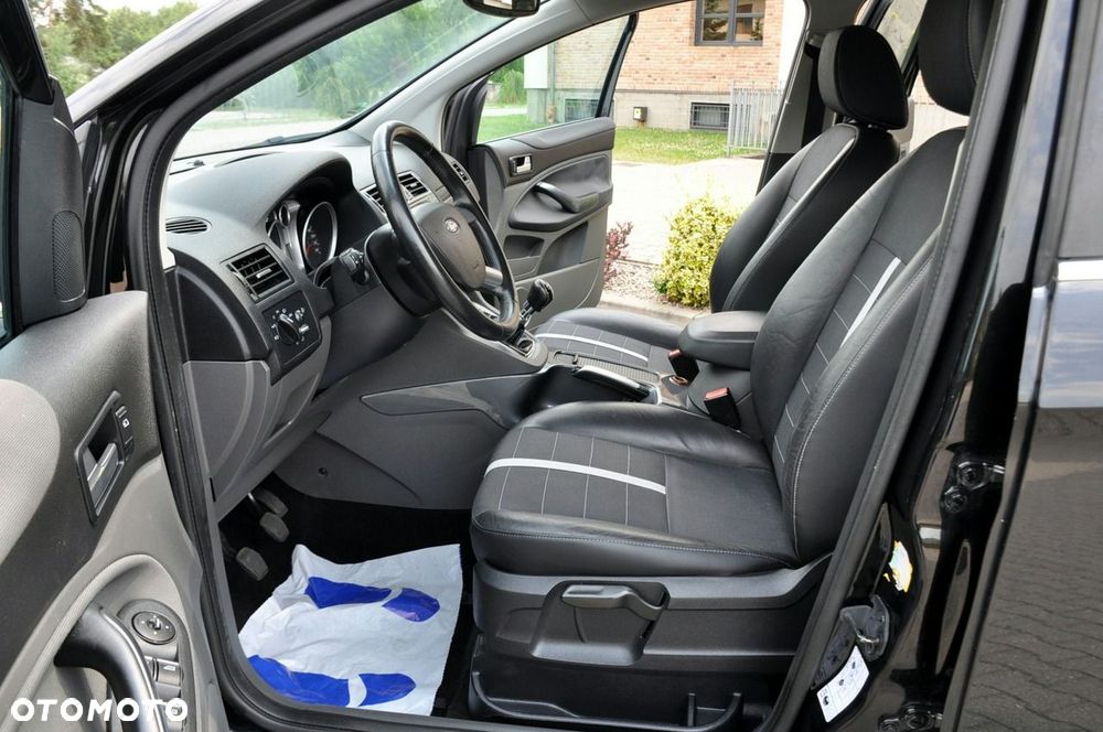 Ford Kuga - 21