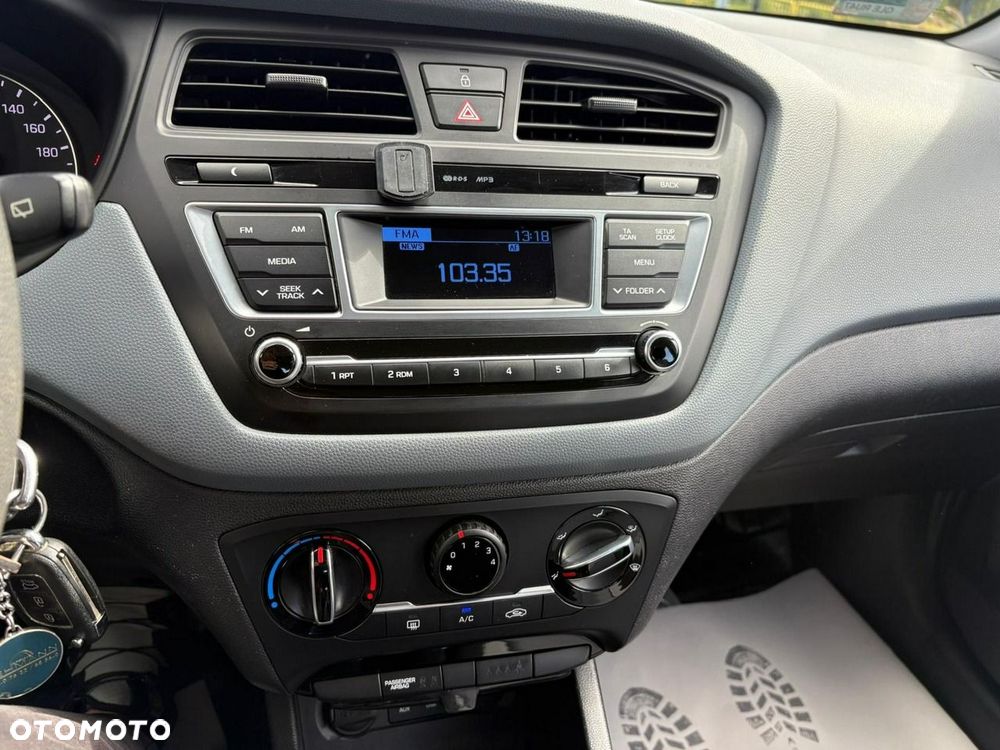 Hyundai i20 - 19