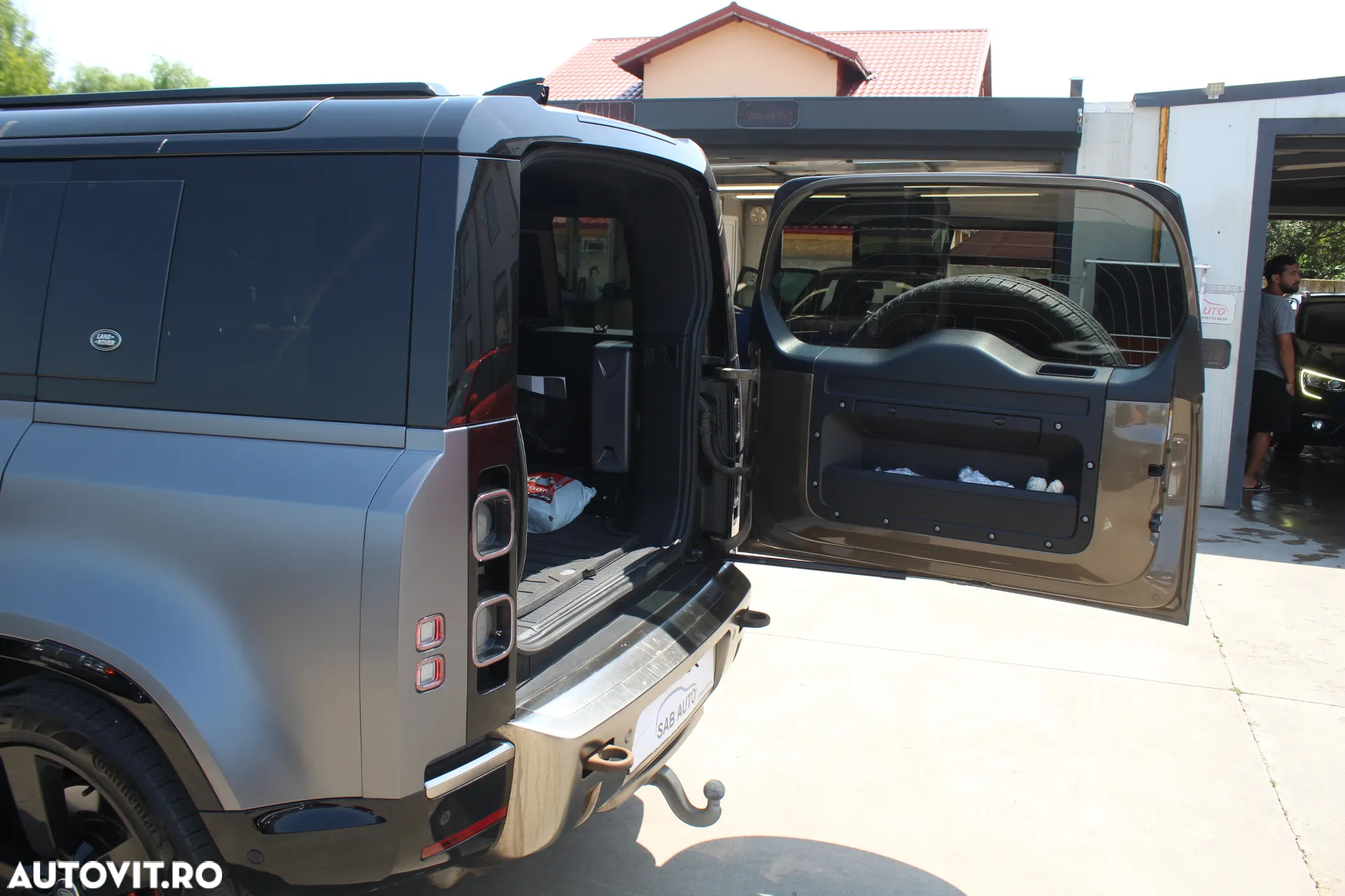 Land Rover Defender 110 3.0P 400 MHEV - 26