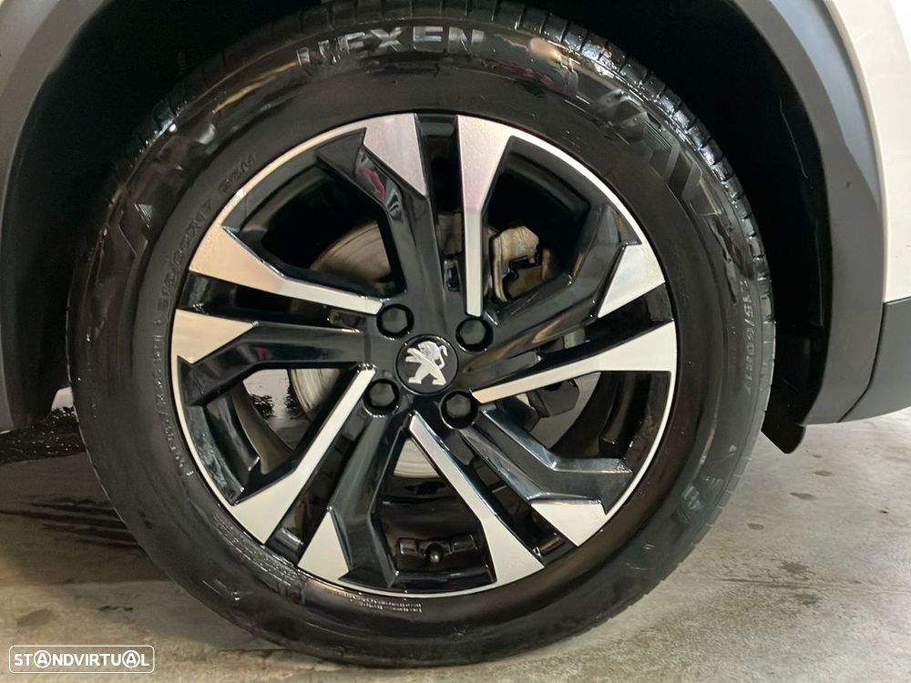 Peugeot 2008 1.2 PureTech Allure - 8