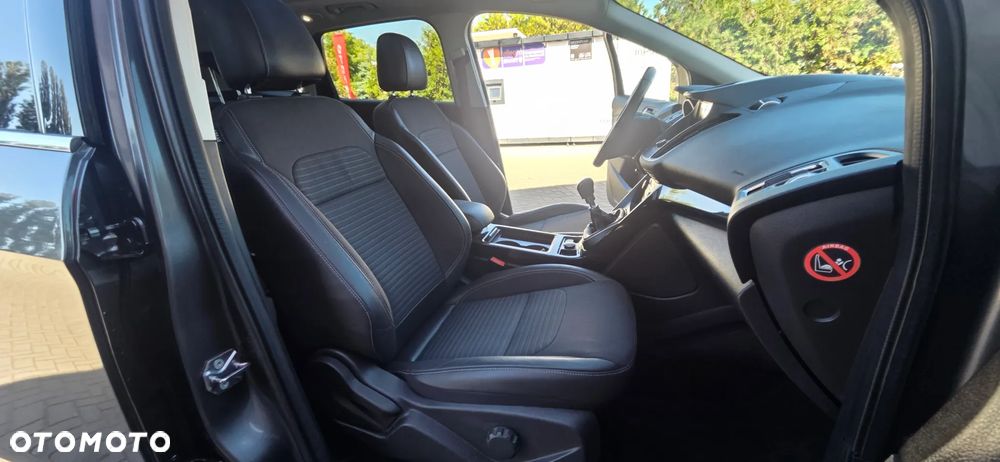 Ford Kuga 2.0 TDCi 4x4 Titanium - 36