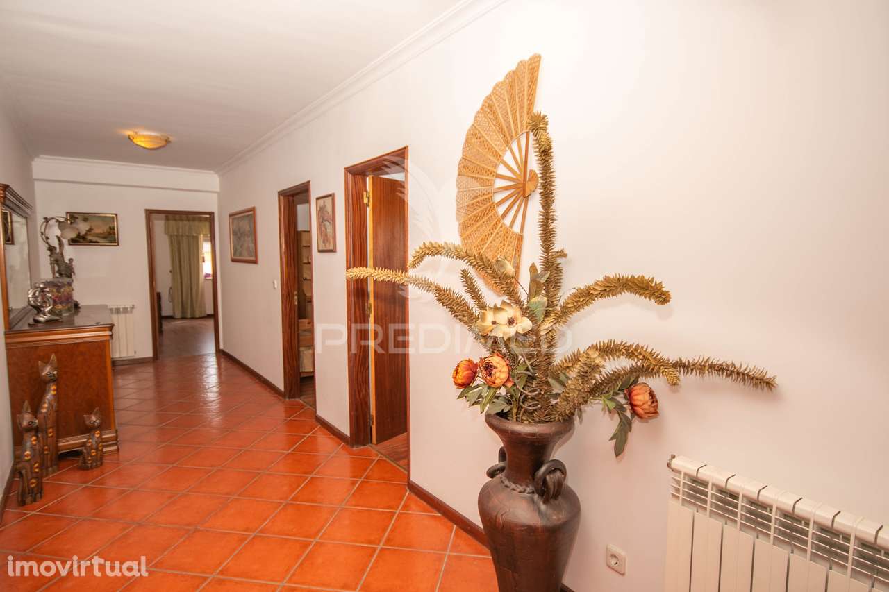 T3 com 162 m² com garagem e sótão no Bairro da Luz – Guarda - Grande imagem: 4/24