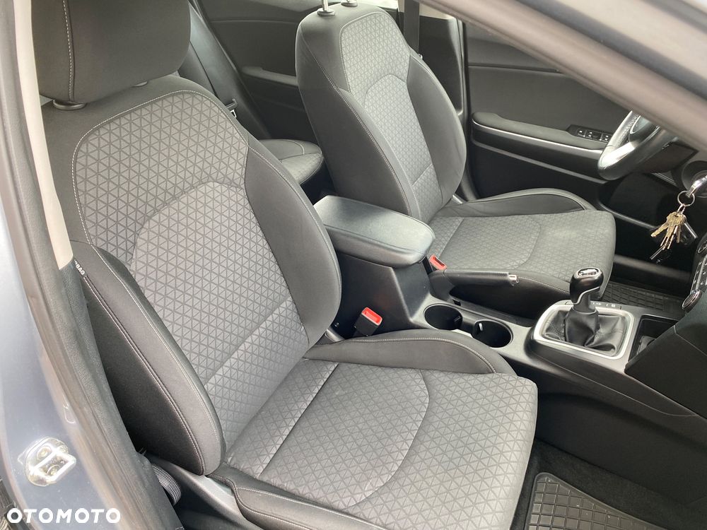 Kia Ceed 1.6 CRDi mHEV L - 32