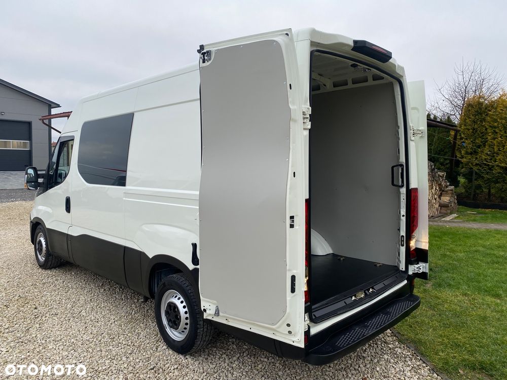 Iveco DAILY Brygadowe, 7-osobowe, serwisowane - 29