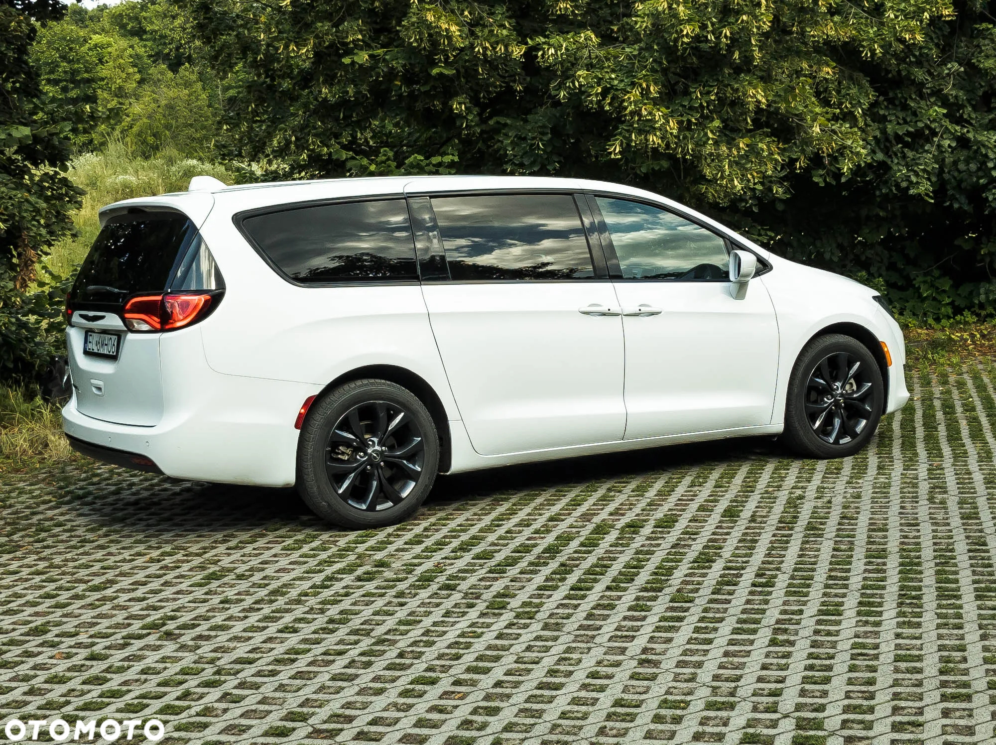 Chrysler Pacifica - 18