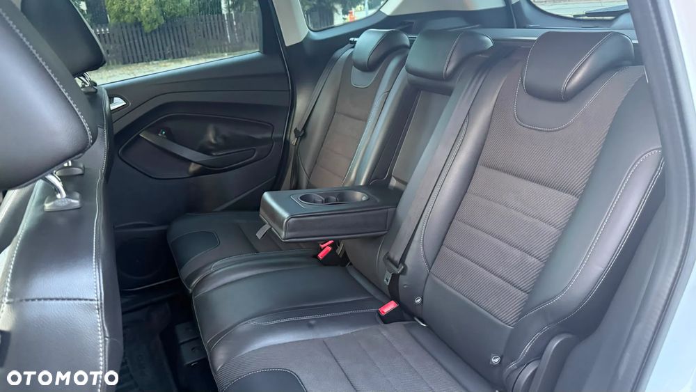 Ford Kuga 2.0 TDCi 4x4 Titanium - 29