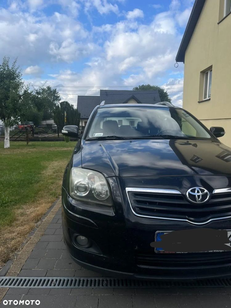 Toyota Avensis 2.0 D-4D Luna - 2