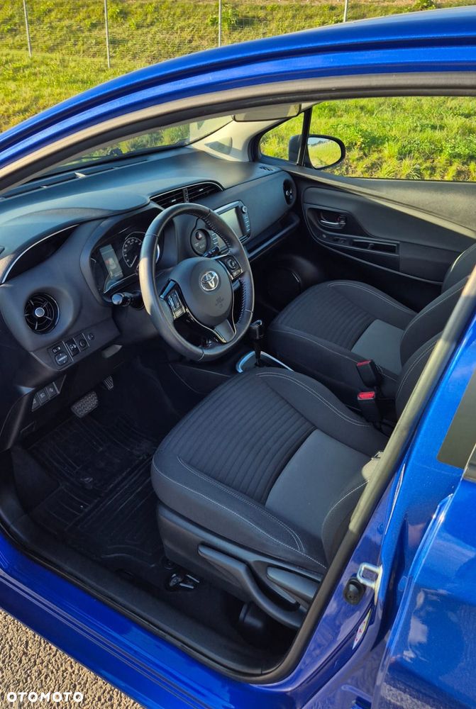 Toyota Yaris Hybrid 100 Premium - 3